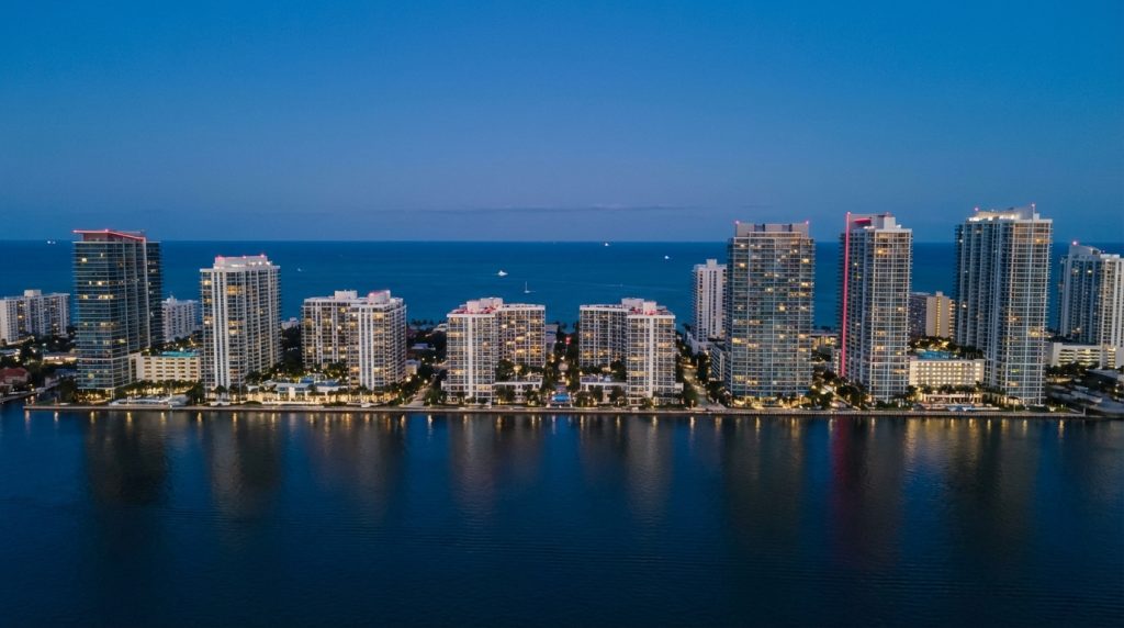 Is $20 an hour good in Florida? A practical county-by-county guide